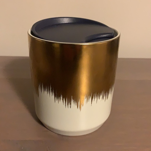 Starbucks Cream and Gold Ceramic To Go Mug with Plastic Lid - Picture 4 of 10